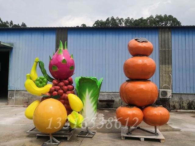 廣西柿文化主題玻璃鋼柿子雕塑成為了吸引大家爭(zhēng)相體驗(yàn)的打卡勝地